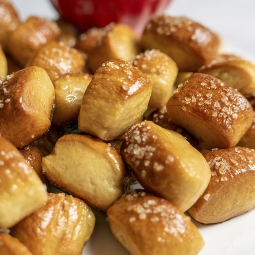 [204028] **COMING SOON** - Mini Pretzel Bites w/Salt - 525g bag  